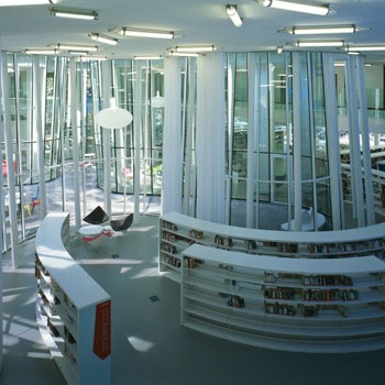 image : Vue intérieure de la Médiathèque du marsan