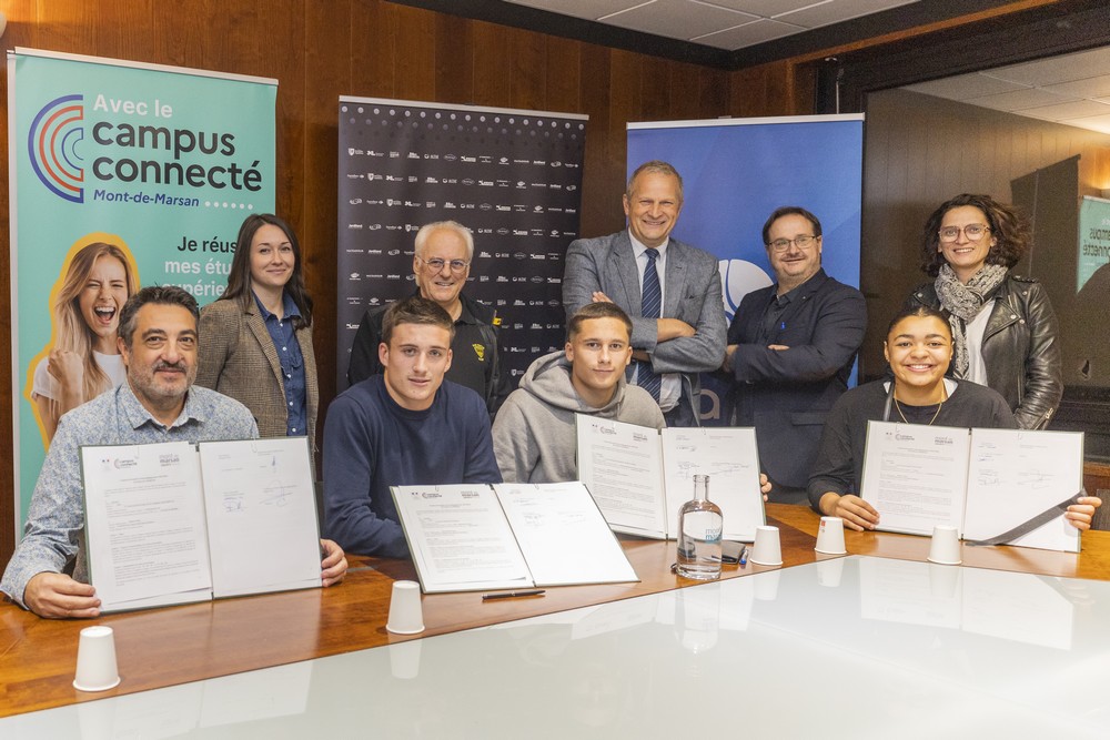image : Signature contrats daccompagnement étudiants sportifs Campus connecté de Mont de Marsan